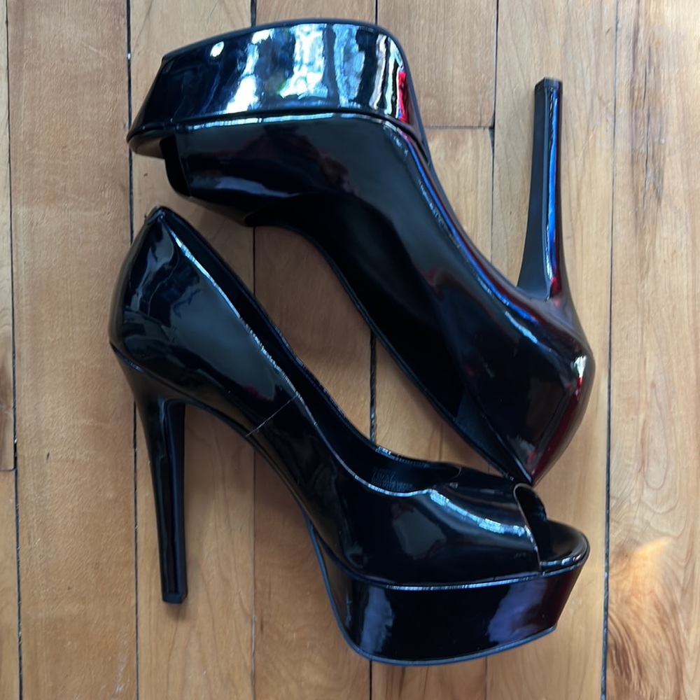 Jessica Simpson black platform heels